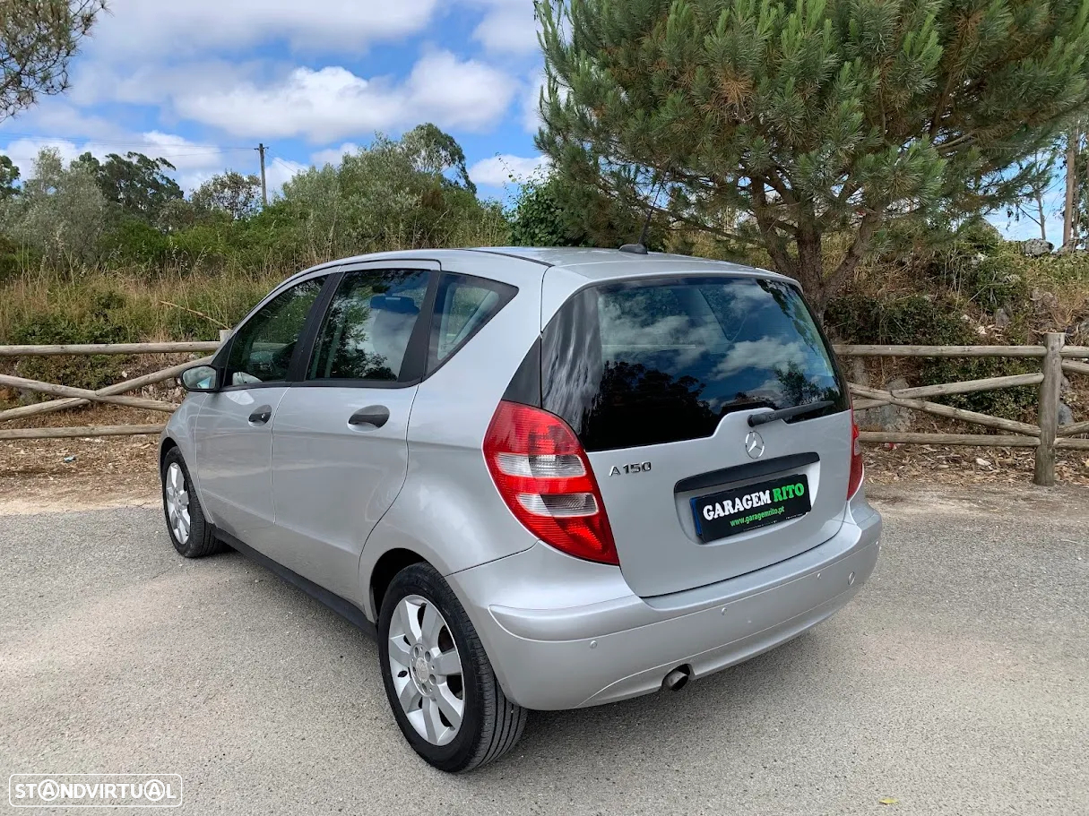 Mercedes-Benz A 150 Elegance Automatic - 4