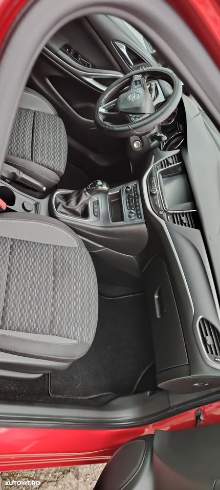 Opel Astra 1.5 D Start/Stop Sports Tourer Edition - 8