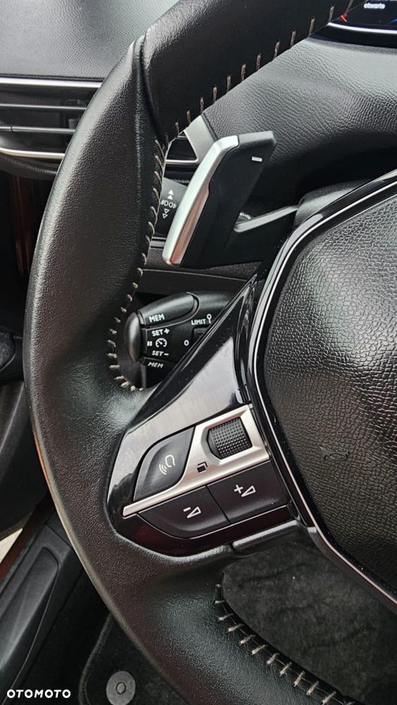 Peugeot 3008 1.2 PureTech Active S&S EAT8 - 26