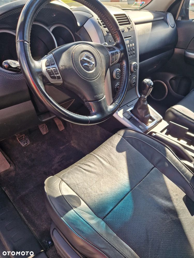 Suzuki Grand Vitara 1.9 DDiS Premium EU5 - 31