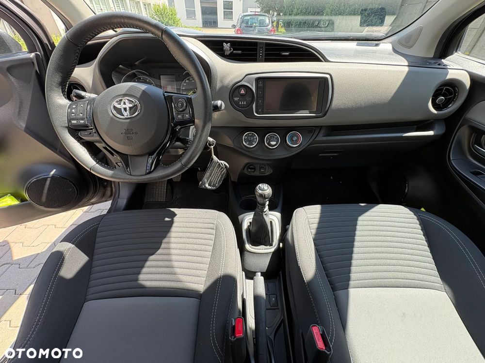 Toyota Yaris 1.5 Premium - 4