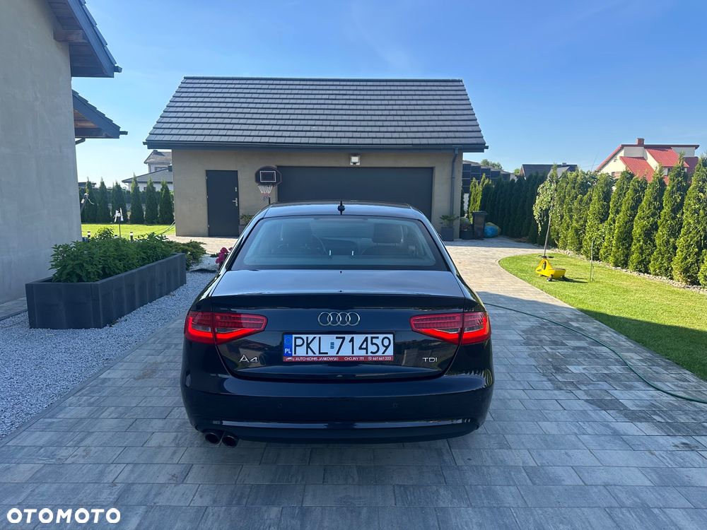 Audi A4 Limousine - 32