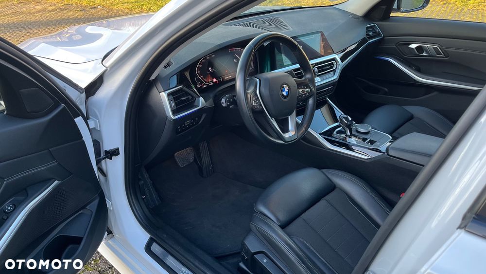 BMW Seria 3 320d Sport Line Shadow sport - 19