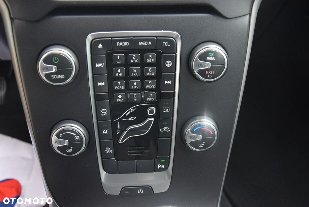 Volvo V40 D2 Momentum - 40