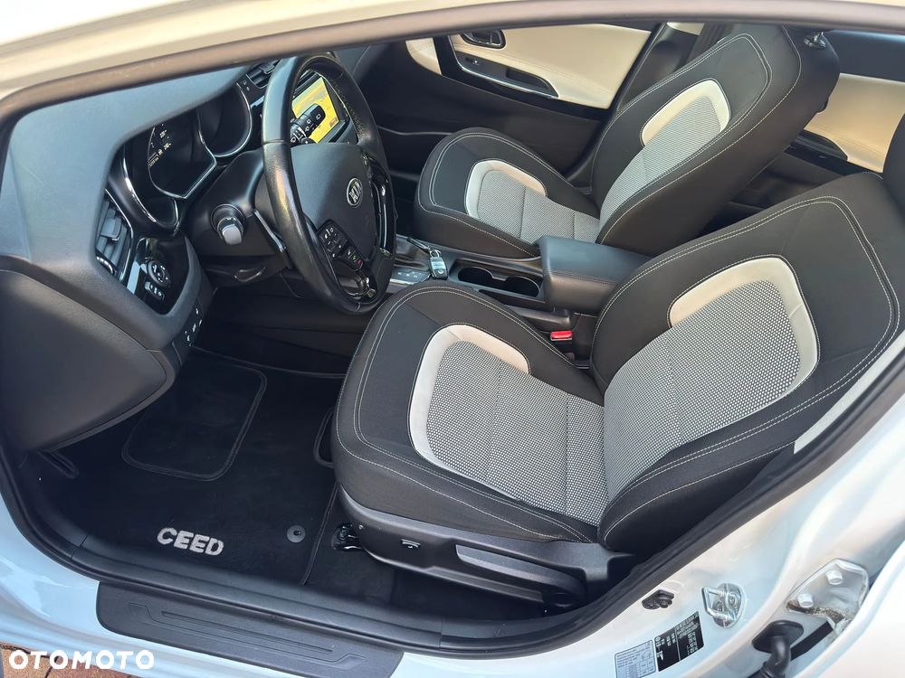 Kia Ceed - 16