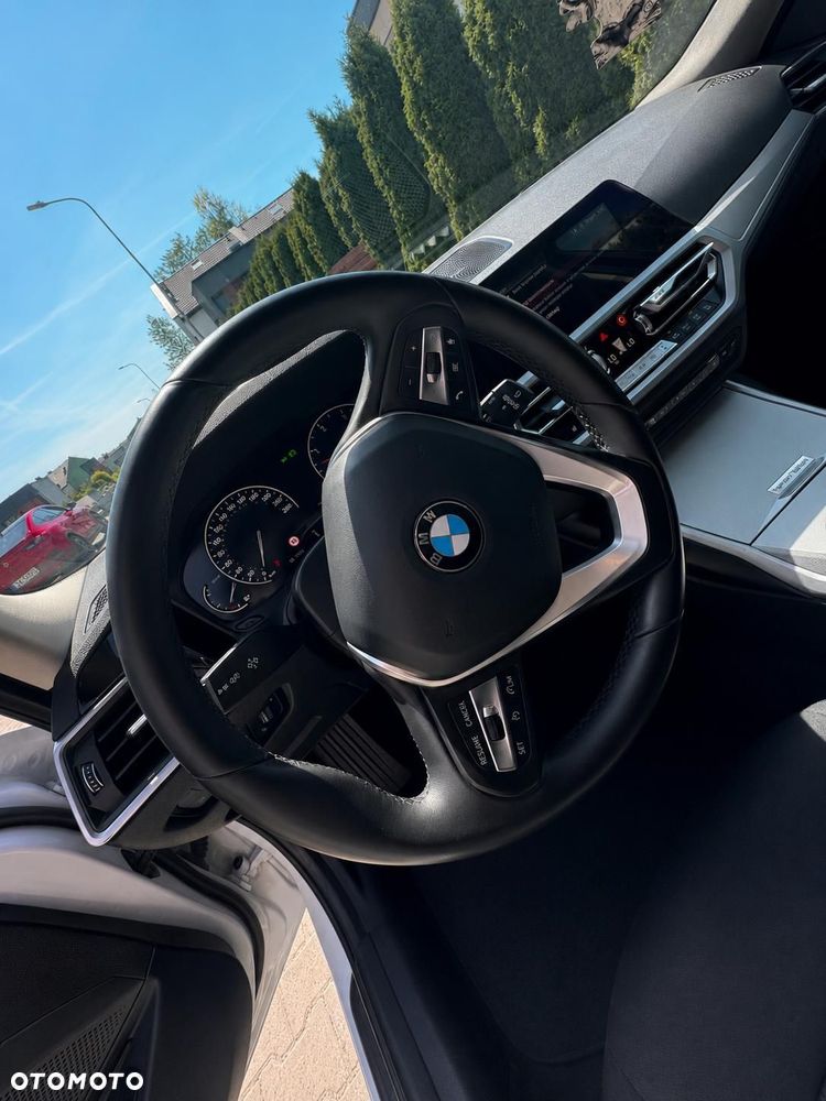 BMW Seria 3 318d M Sport Shadow - 31