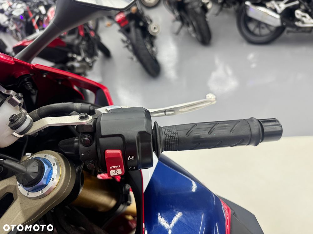Honda CBR - 26