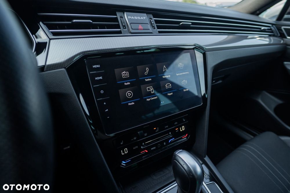 Volkswagen Passat - 20