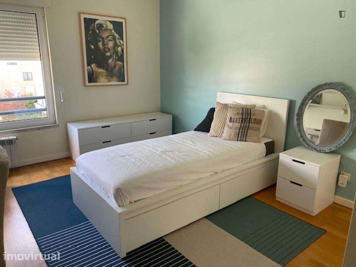 Quarto - localizado em Telheiras Lisbon - Grande imagem: 4/12