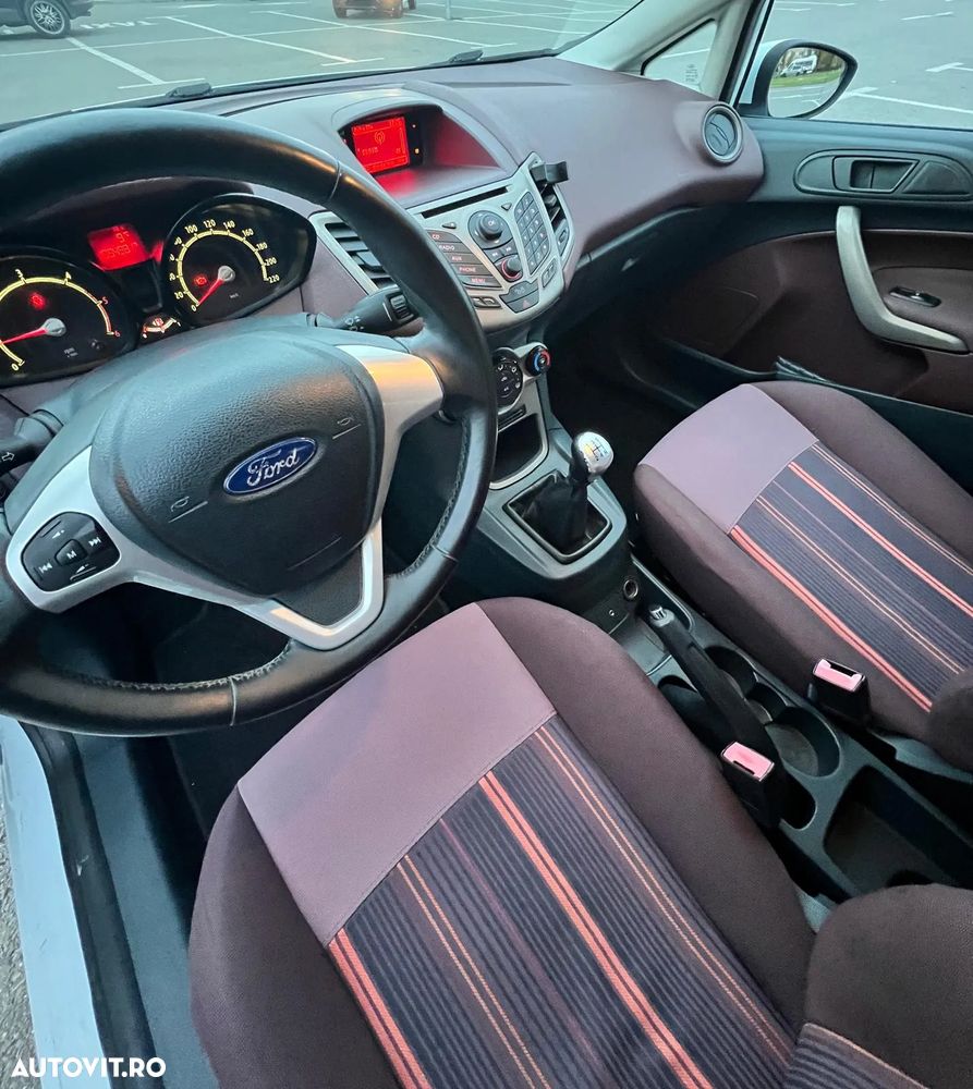 Ford Fiesta - 10