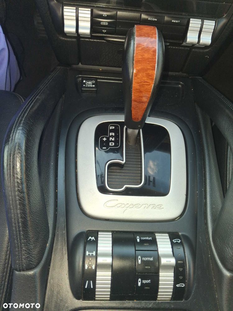 Porsche Cayenne - 6