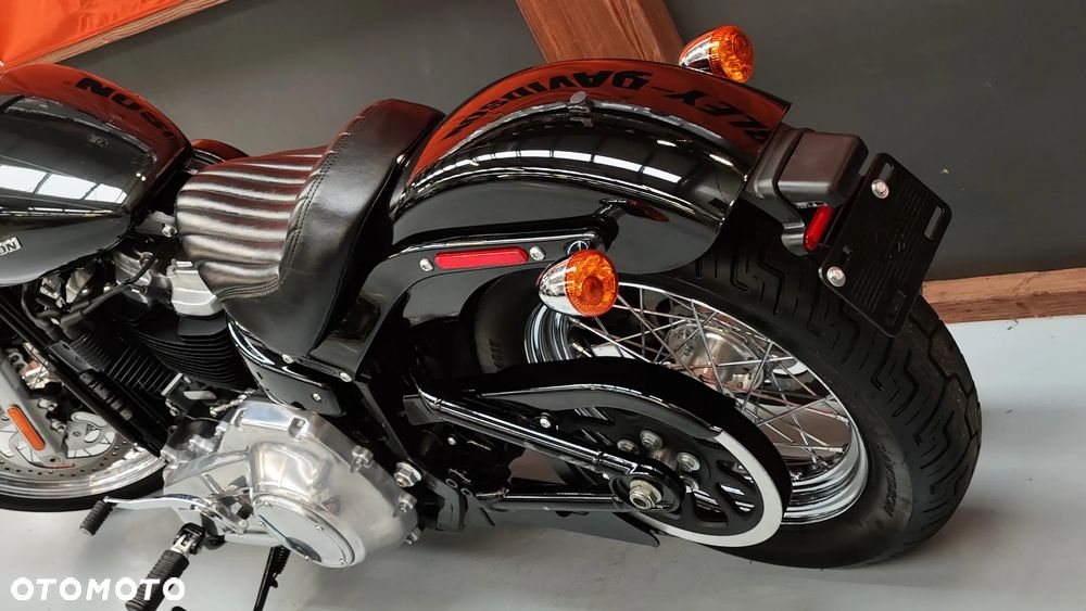 Harley-Davidson Softail Standard - 19