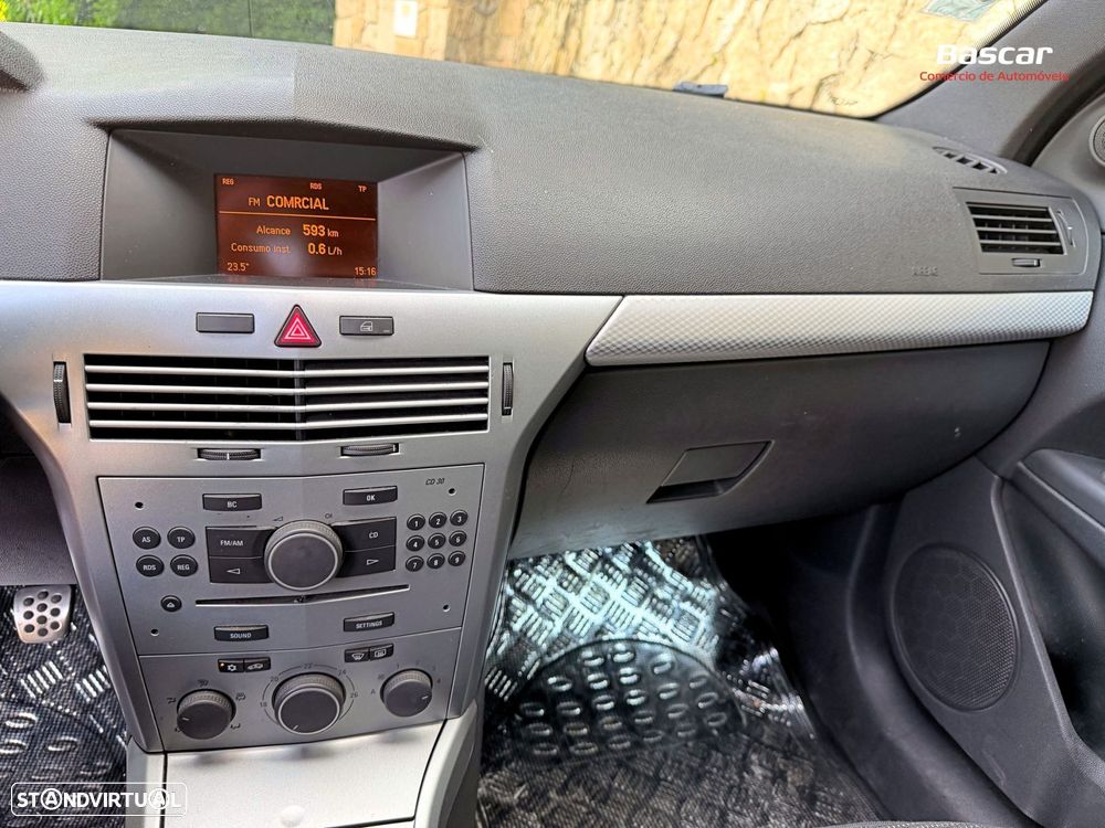 Opel Astra GTC 1.3 CDTI - 23