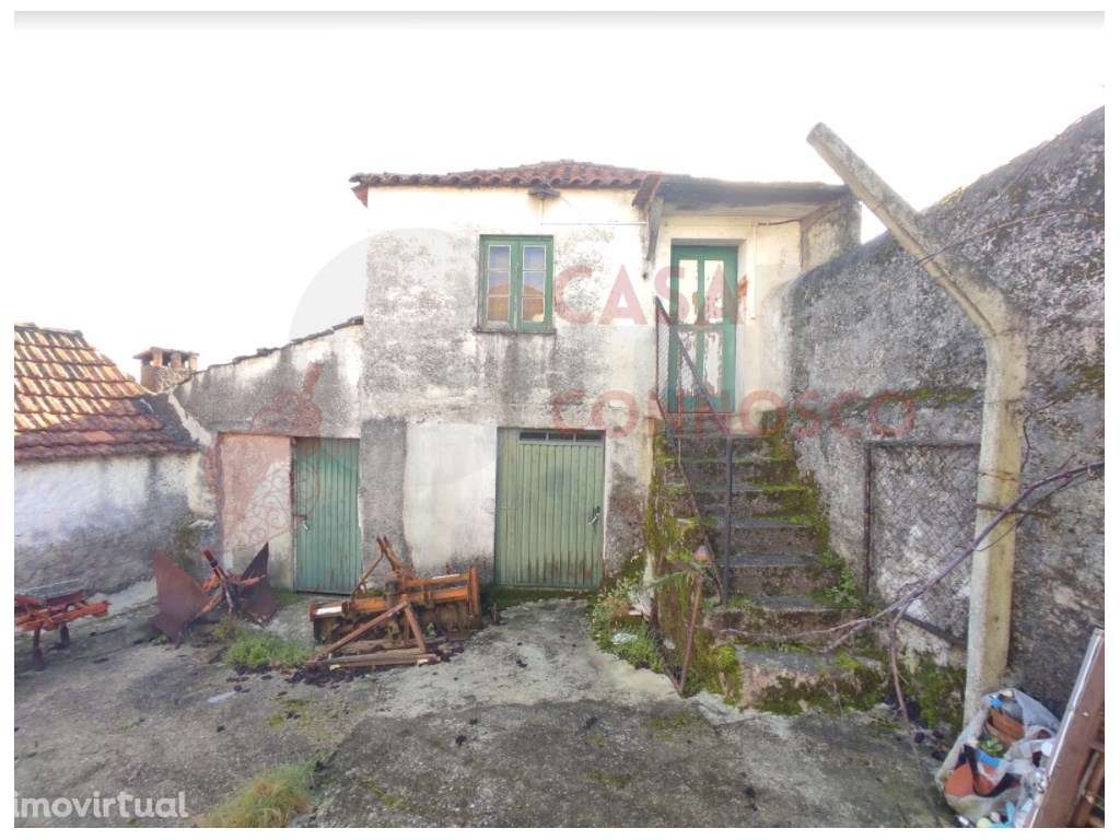 2 Casas com pátio e terreno - Grande imagem: 2/6