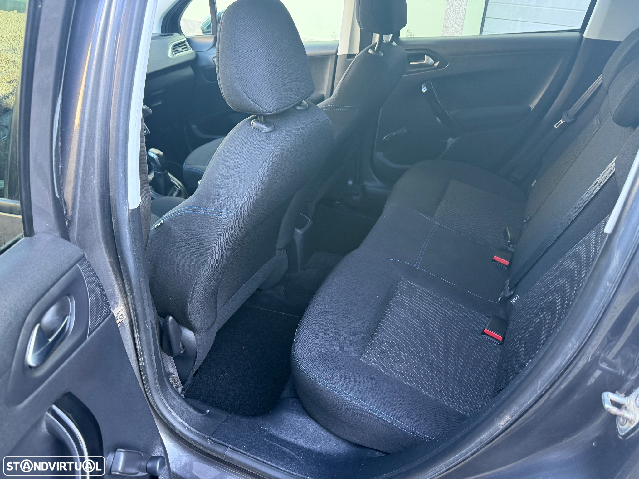 Peugeot 208 1.2 PureTech Style - 8