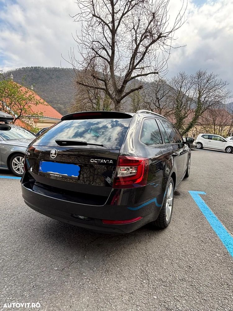 Skoda Octavia 1.6 TDI DSG Ambition - 11