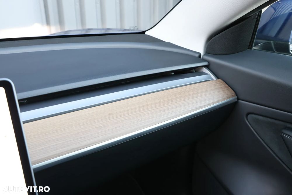 TESLA Model 3 2021 — imagine 30