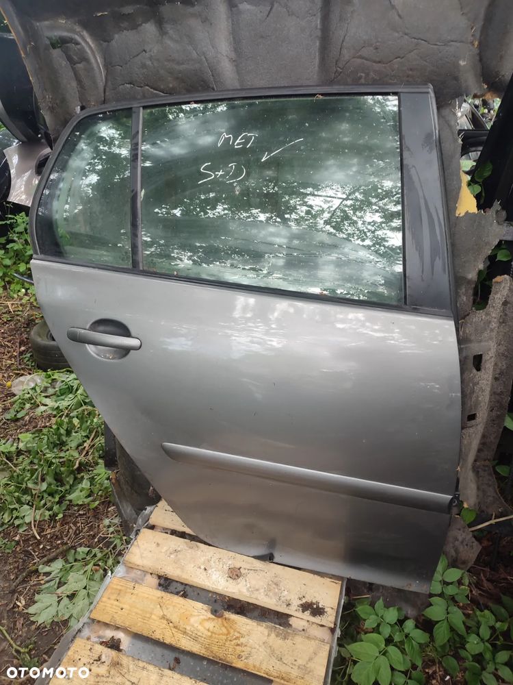 DRZWI PRAWE TYLNE GOLF V - 1