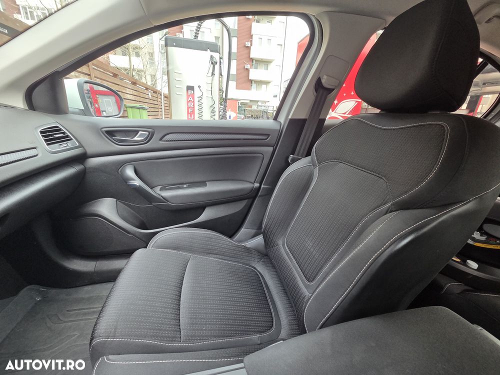 Renault Megane TCe Zen - 11