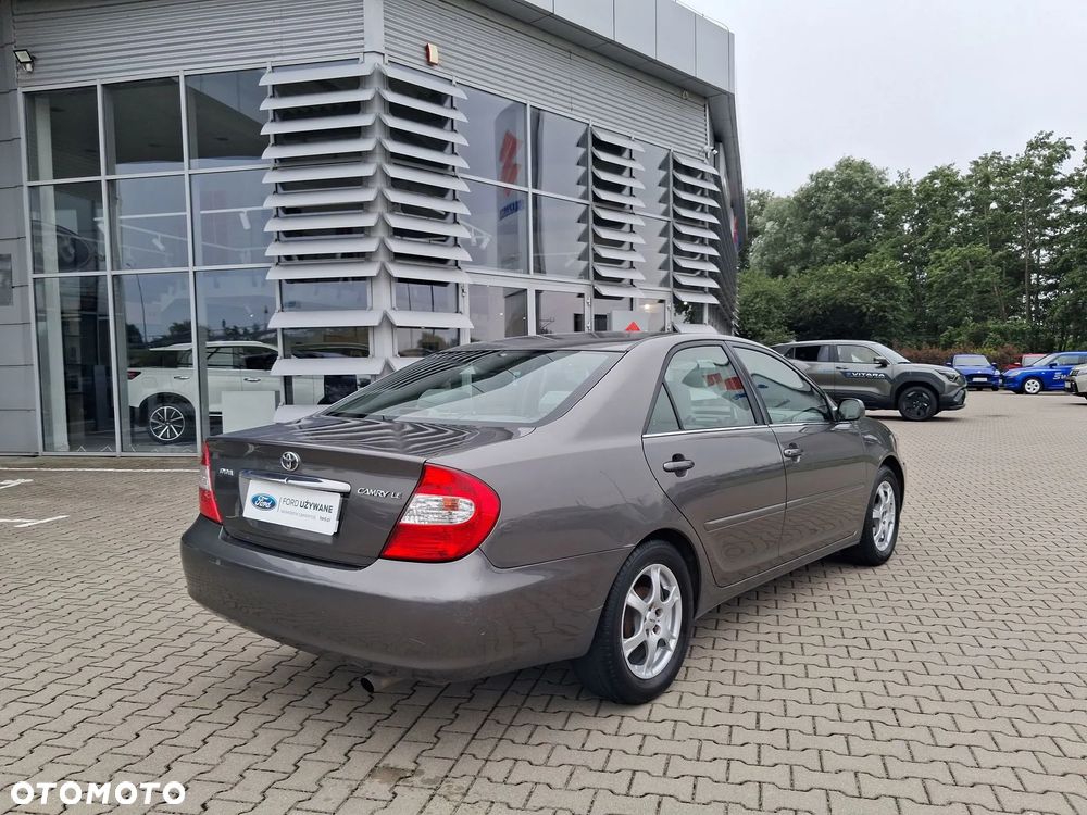 Toyota Camry 2.4 XLE - 11