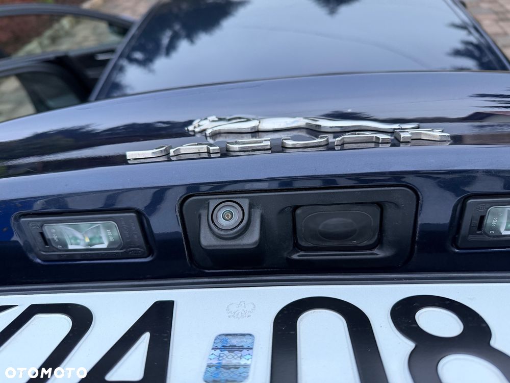 Jaguar XE 20d R-Sport - 18