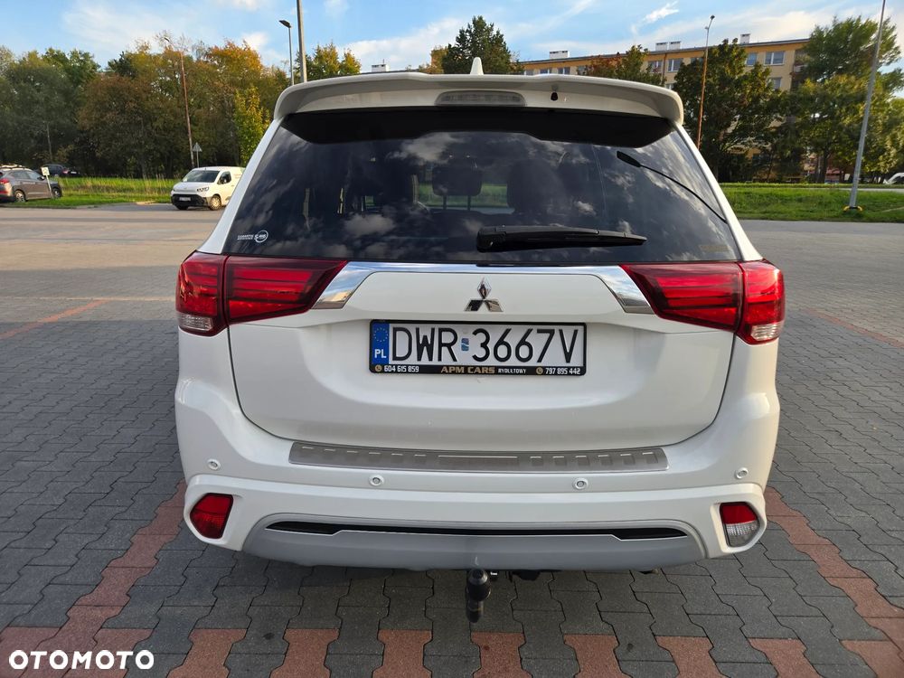 Mitsubishi Outlander - 10