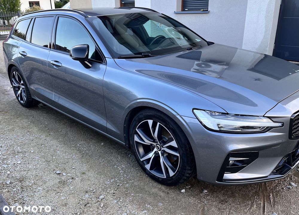 Volvo V60 B4 B R-Design - 3