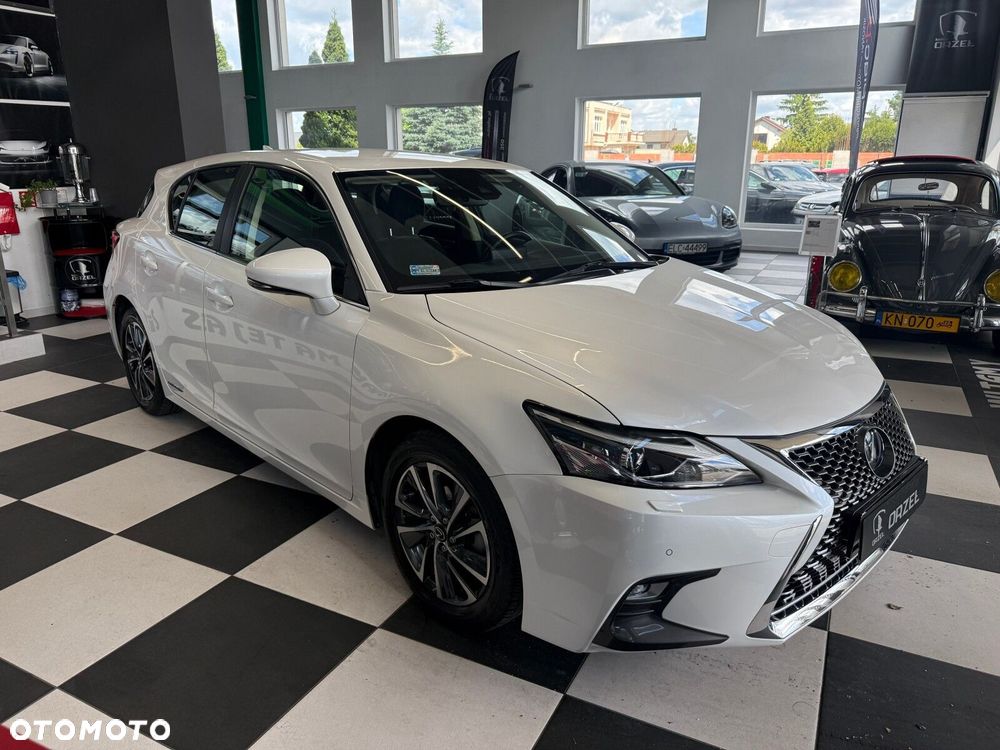 Lexus CT - 3