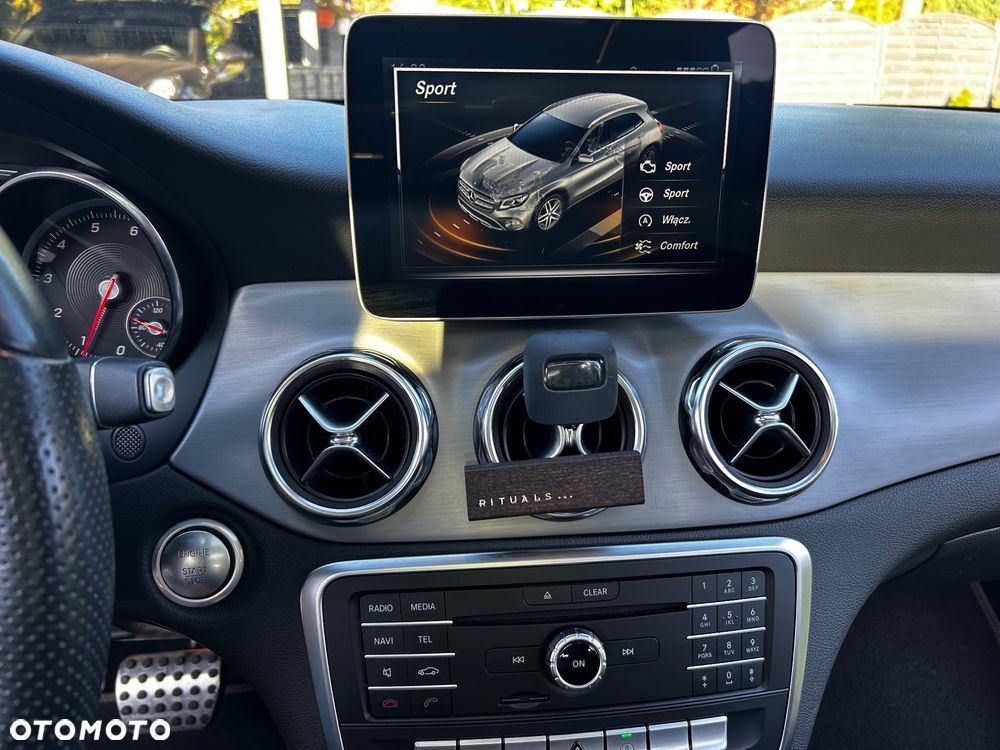Mercedes-Benz GLA 200 7G-DCT AMG Line - 11