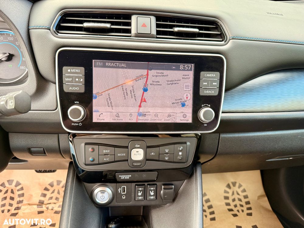 Nissan LEAF 40 kWh N-Connecta - 11