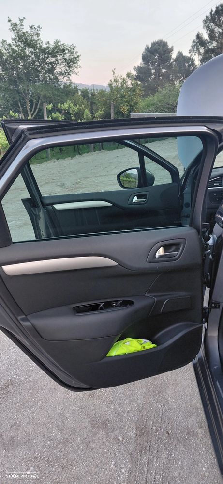 Citroën C4 HDi 90 Attraction - 16