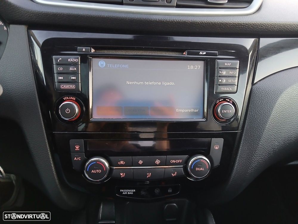 Nissan Qashqai 1.5 dCi N-Connecta Business - 27