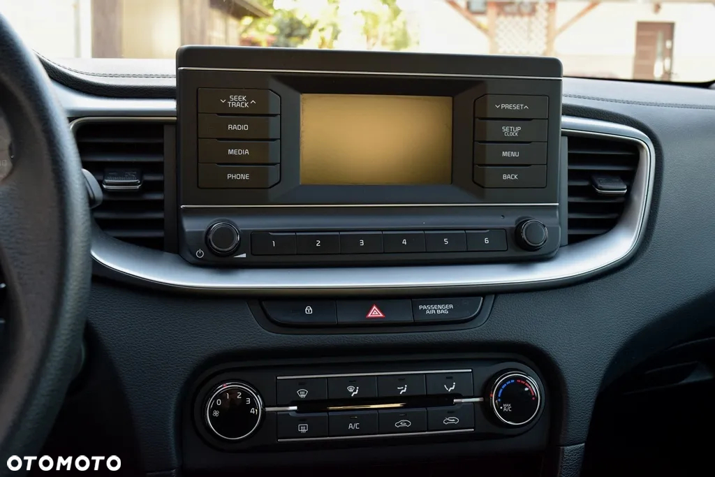 Kia Ceed 1.5 T-GDI S - 17