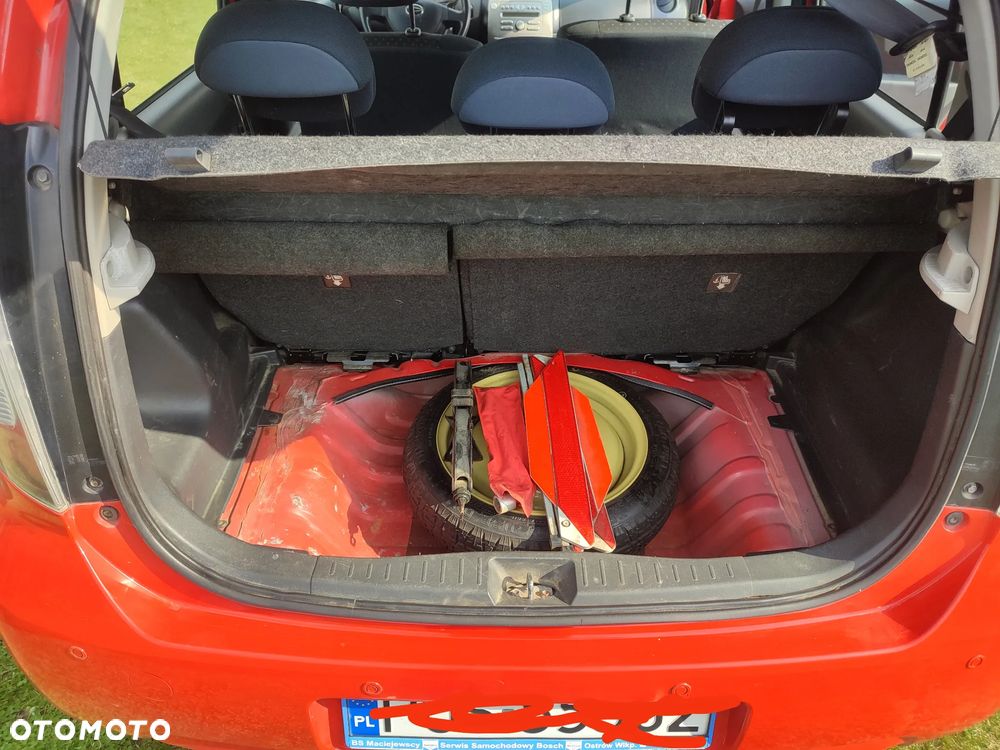 Daihatsu Sirion - 18