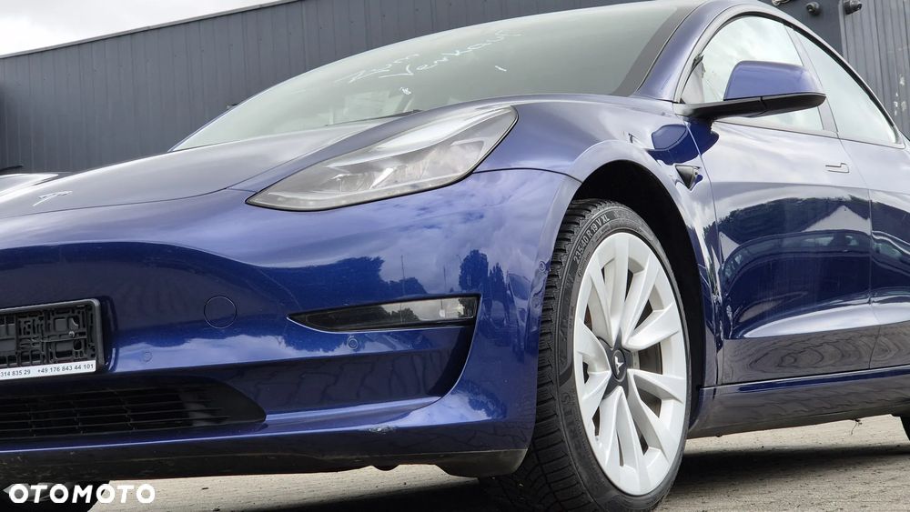 Tesla Model 3 - 11