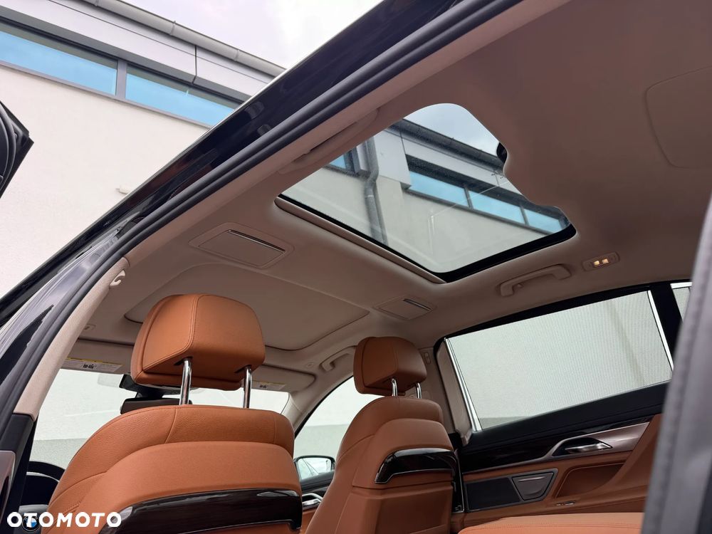 BMW Seria 7 - 33