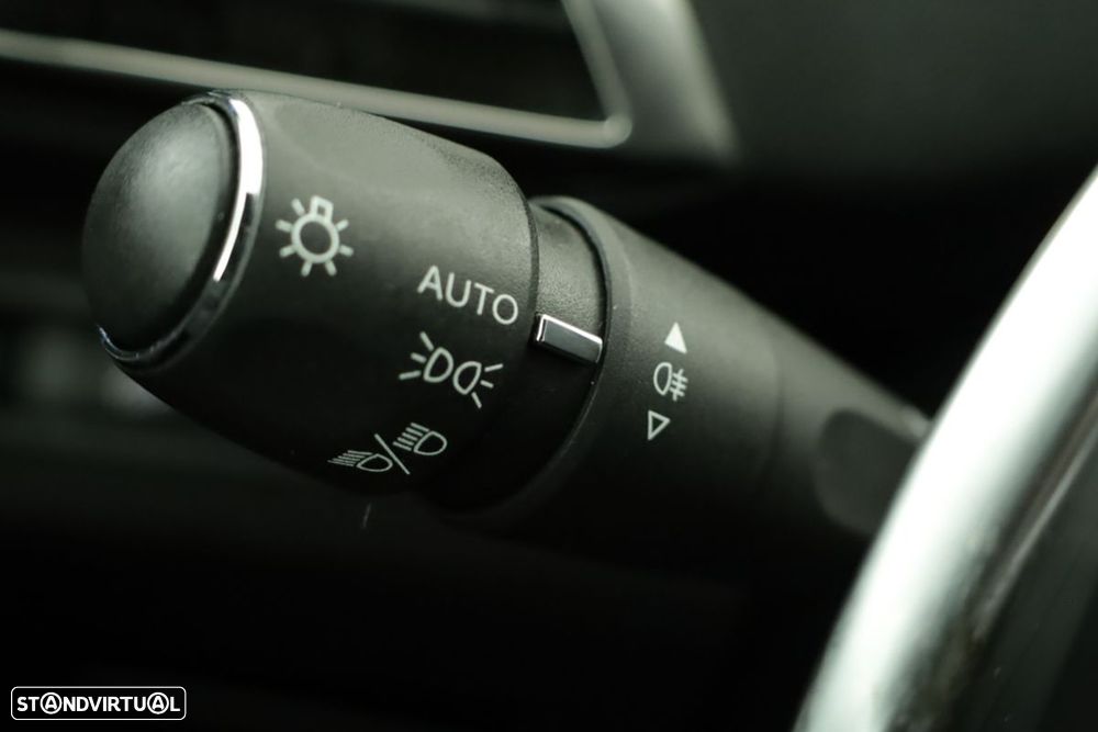 Peugeot 3008 1.5 BlueHDi Allure Pack EAT8 - 17