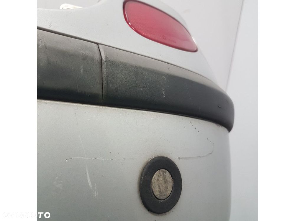 NISSAN ALMERA TINO ZDERZAK TYŁ - 3