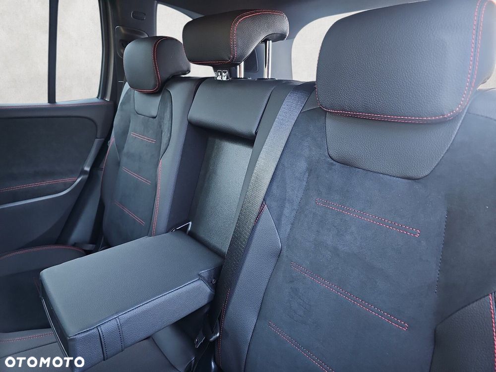 Mercedes-Benz GLB - 12