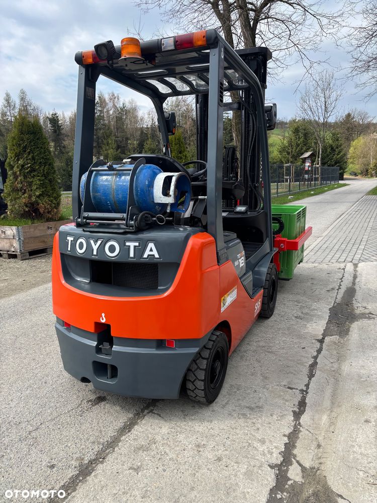 Toyota wózek widłowy 8FGF18 GWARANCJA LPG triplex OBROTNICA 49990 NETTO - 5