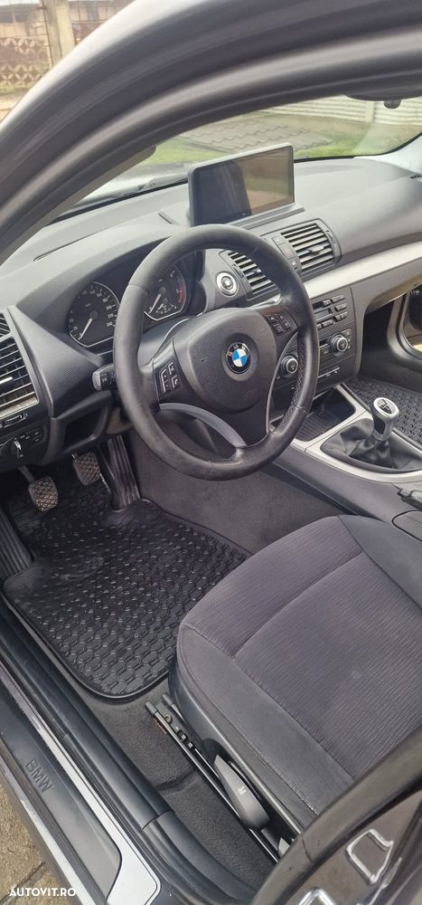 BMW Seria 1 118d - 24