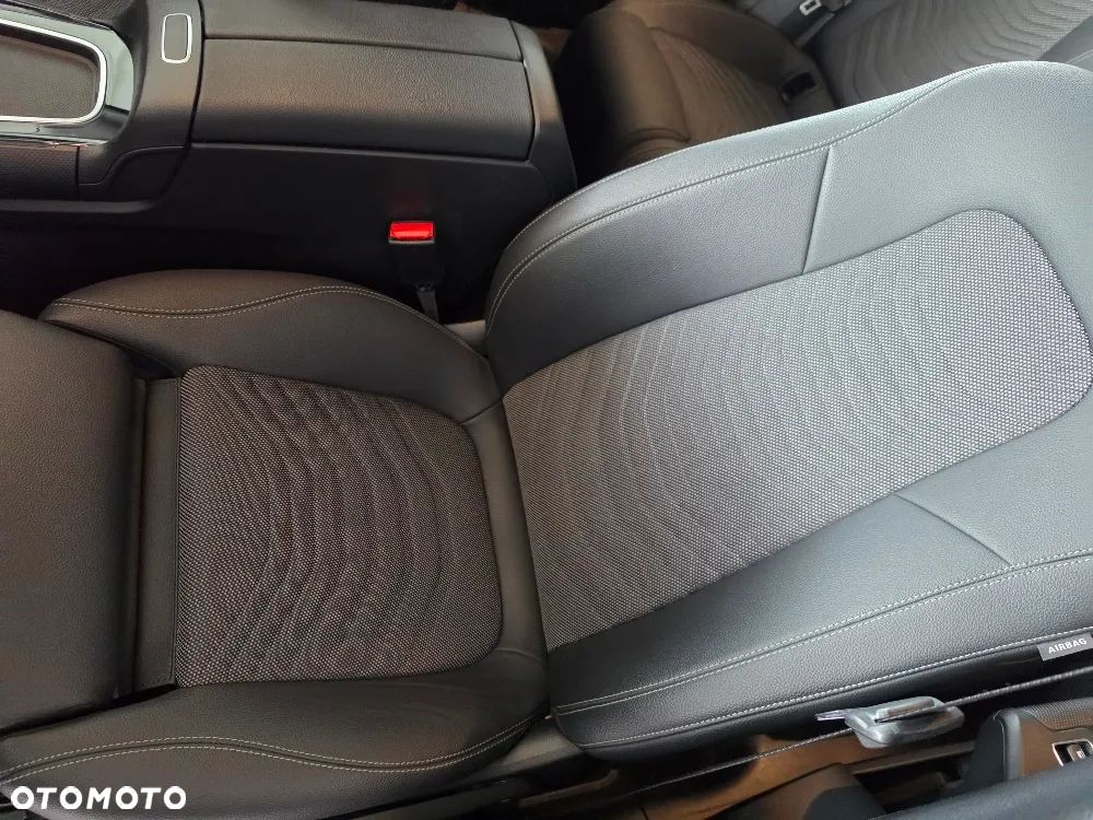 Mercedes-Benz GLA 200 Style - 12