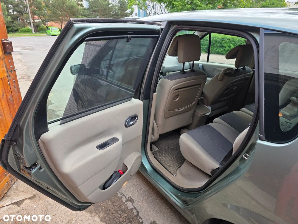 Renault Scenic - 8