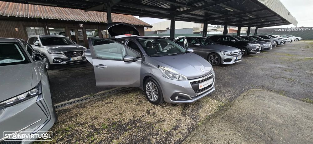 Peugeot 208 1.5 BlueHDi Signature - 24