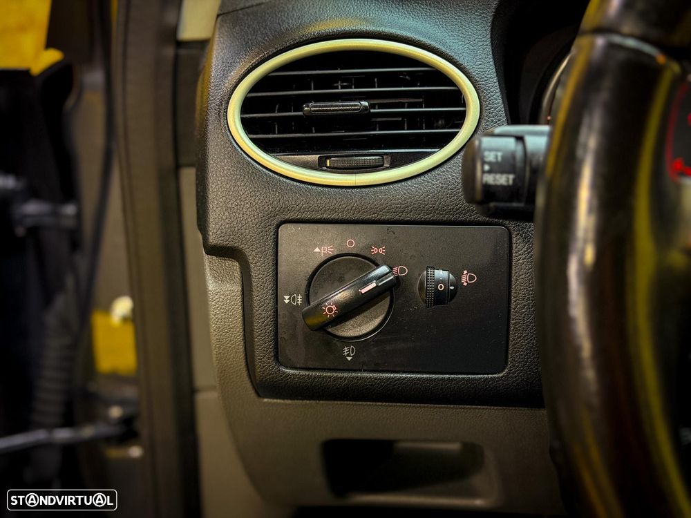 Ford Focus SW 1.6 TDCi Ghia - 32