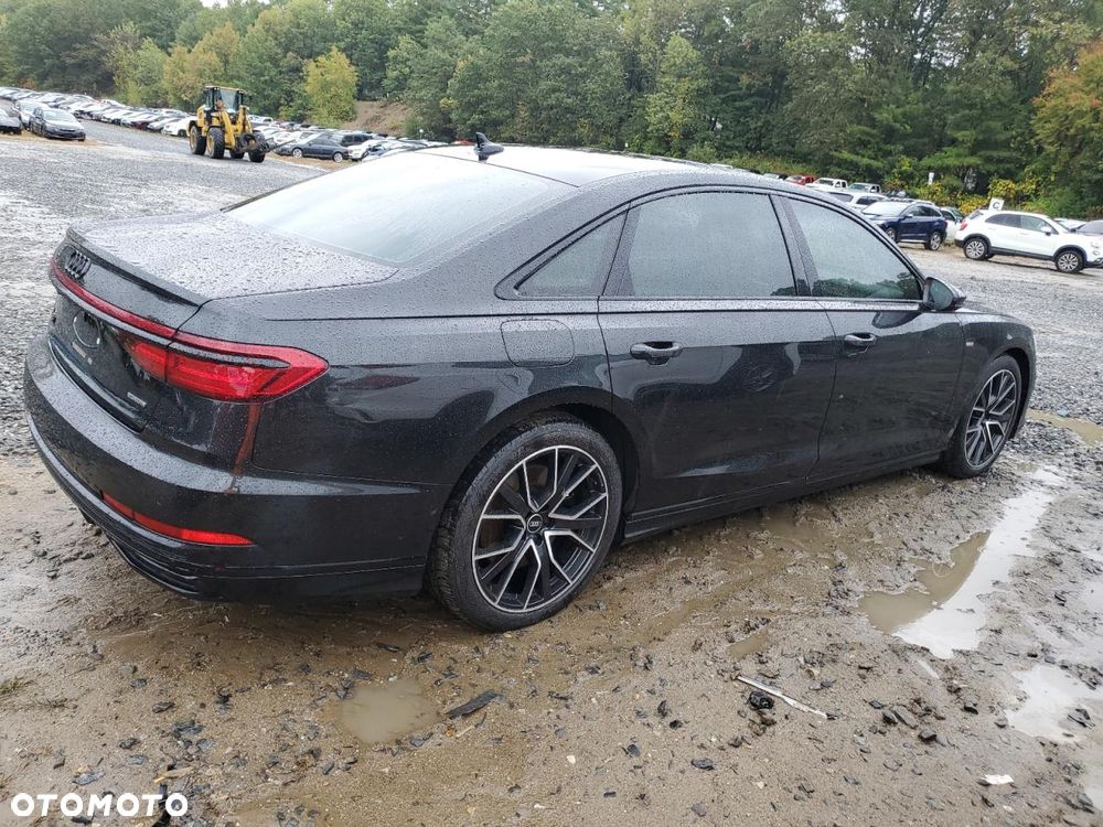 Audi A8 - 4