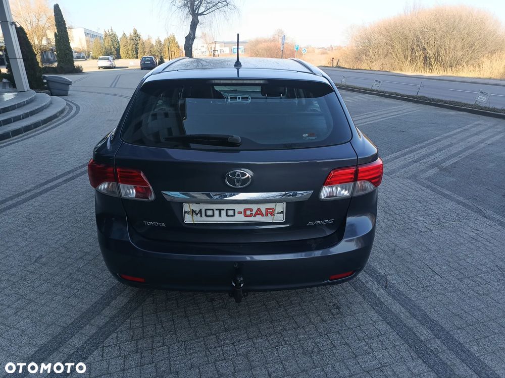 Toyota Avensis 1.8 Luna EU5 - 5
