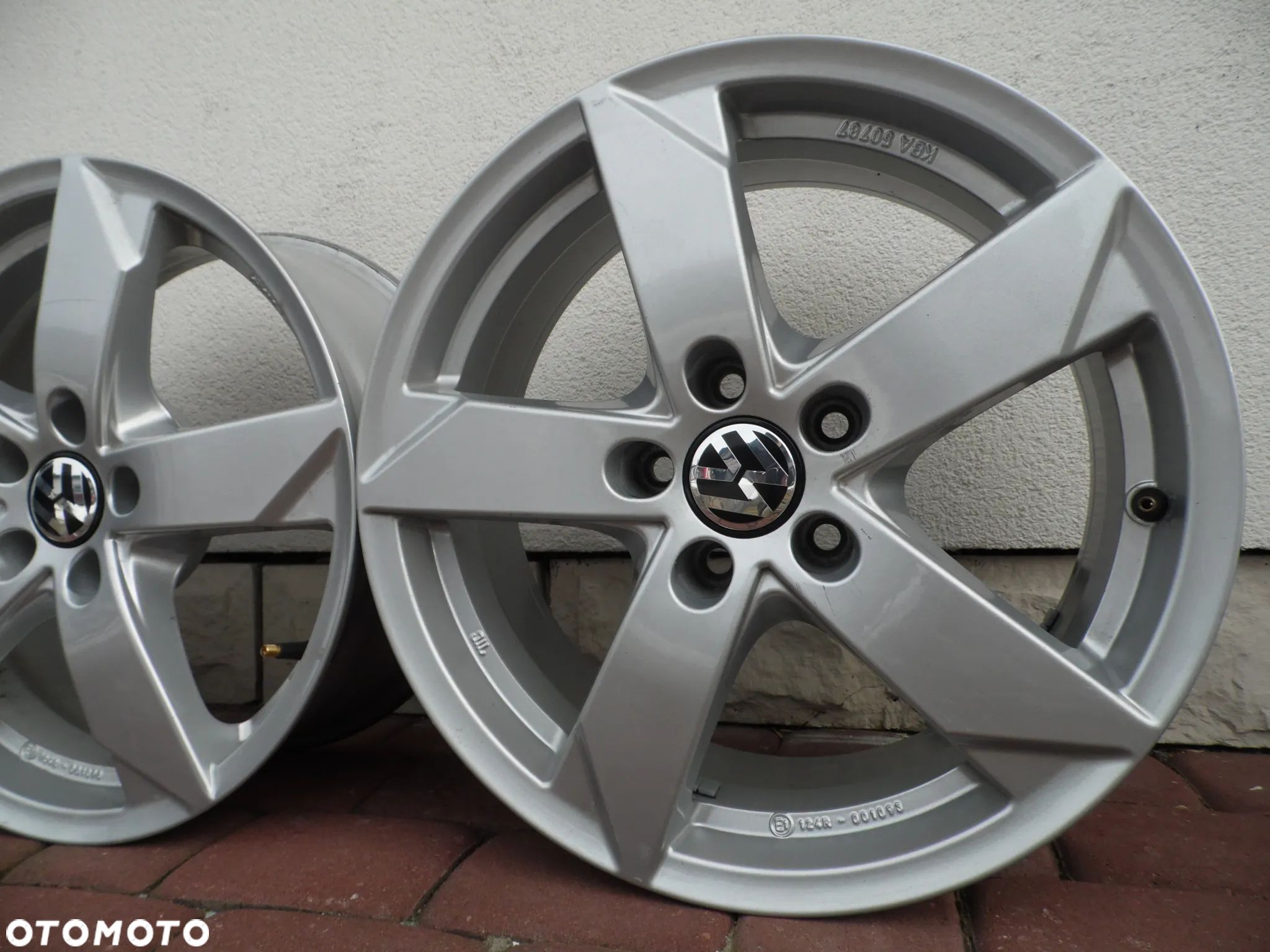 Felgi 17'' 5x112 VW Golf Passat Jetta Touran Tiguan T-Roc - 1