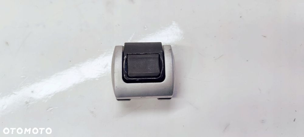 UCHWYT BAGAŻNIKA ZACZEP AUDI A6 C6 AVANT 4F9863539 - 1