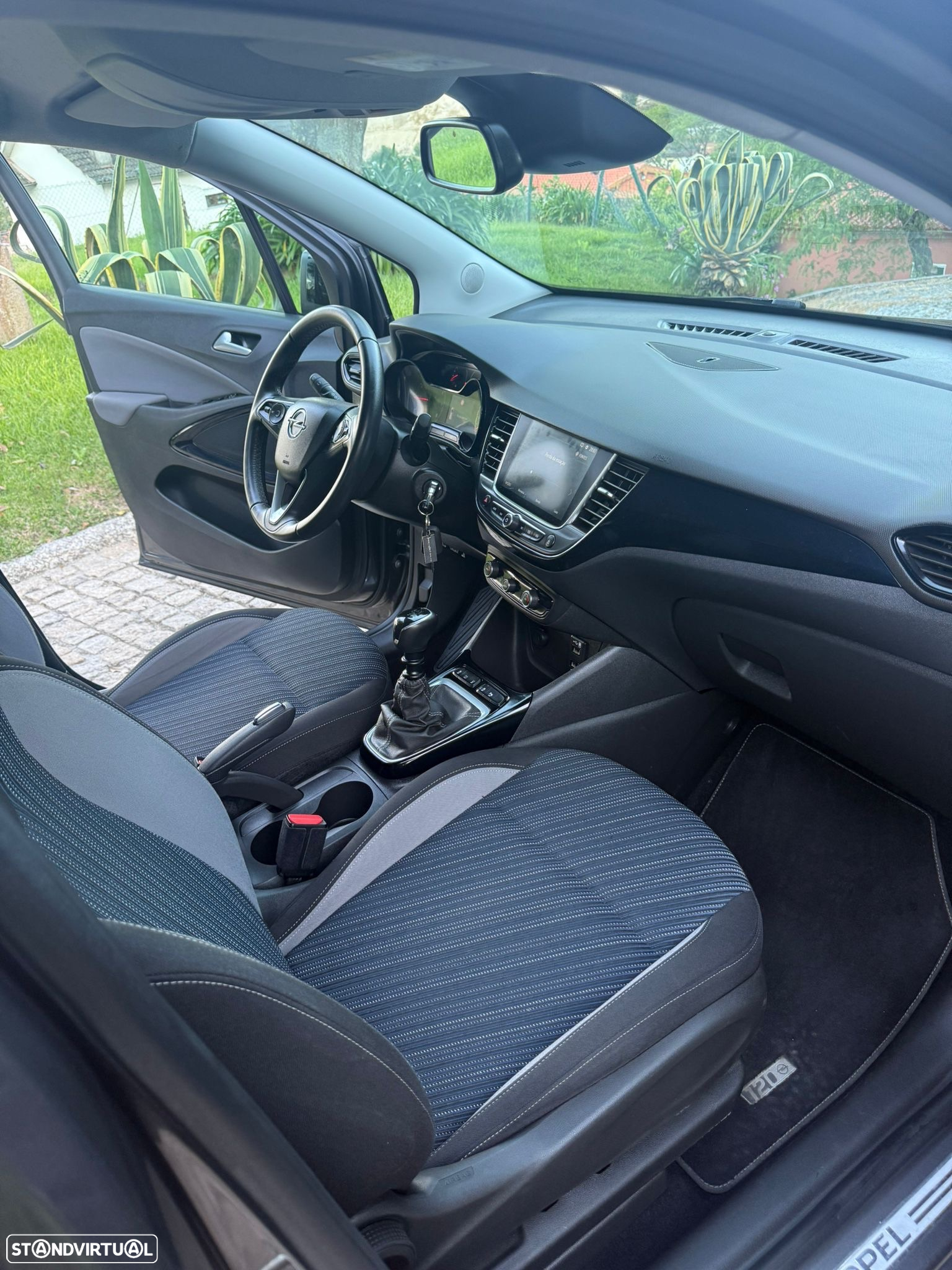 Opel Crossland X 1.2 T Innovation - 10